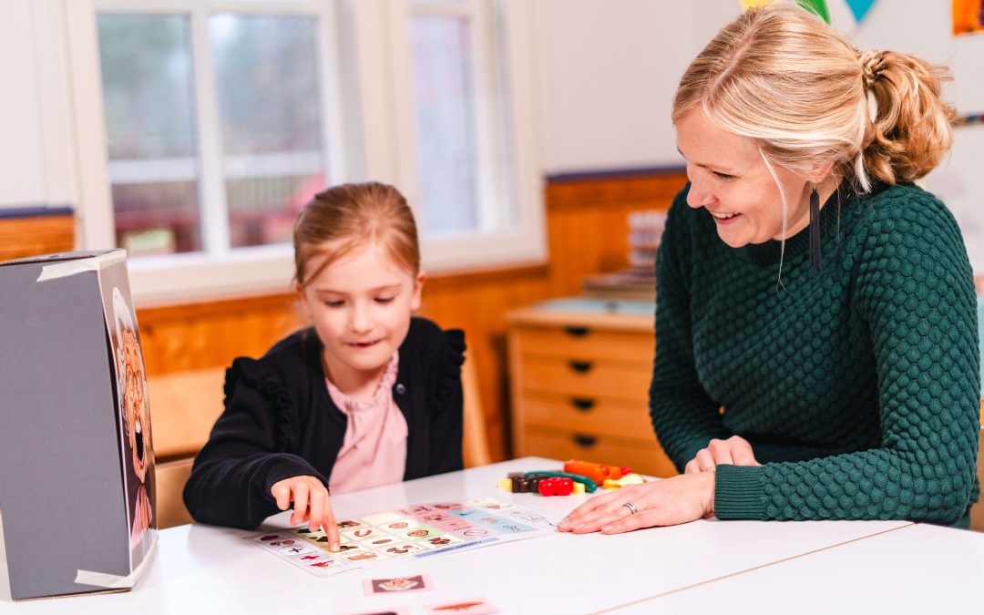 Puhetta tukevat ja korvaavat kommunikointikeinot lapsilla sekä harjoitteluvinkit